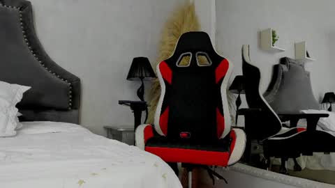 dylanroyce_ online show from June 13, 1:20 pm