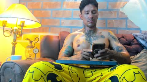 D Y L A N online show from February 6, 2:11 am