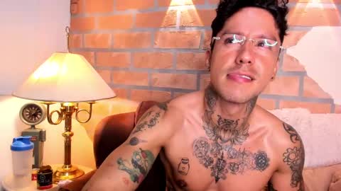 D Y L A N online show from March 7, 11:49 pm