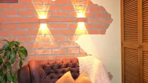 D Y L A N online show from October 3, 12:07 am