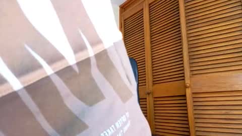 D Y L A N online show from February 19, 2:29 am