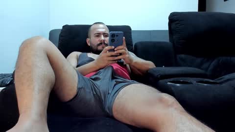 Snapshot of dylanstrong_ chatting on March 20, 11:09 pm Dylann and Willy online show from March 20, 11:09 pm