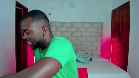 Dylan Taylor online show from December 15, 12:53 pm