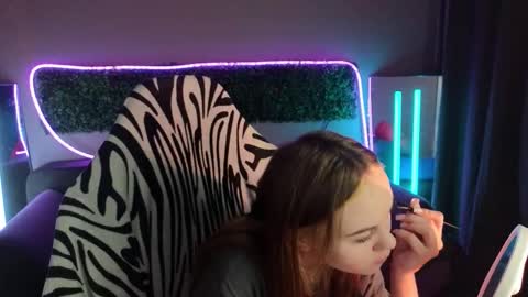 Snapshot of dyna_bae chatting on November 14, 2:32 am Dyna online show from November 14, 2:32 am