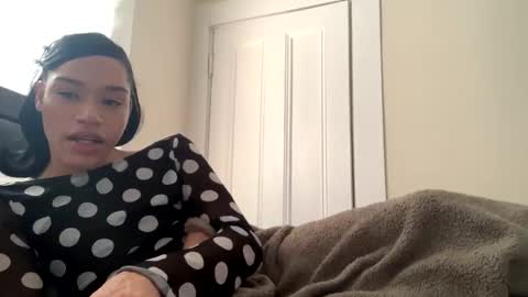 Dynasty online show from February 17, 8:47 pm