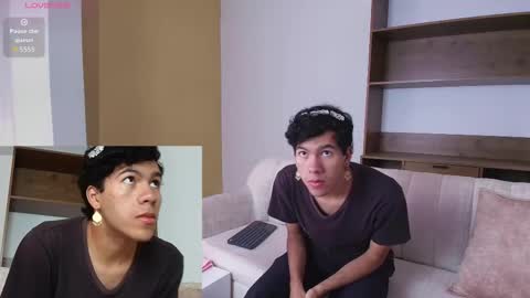 Snapshot of e_r_o_s_ chatting on September 16, 12:06 pm John online show from September 16, 12:06 pm