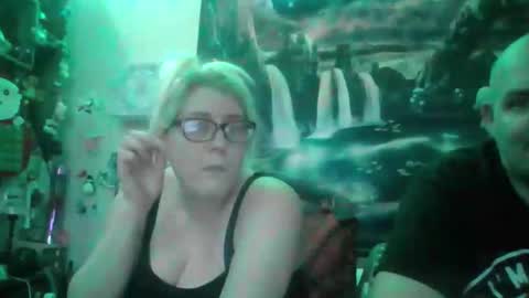 eandr6446 online show from December 17, 3:56 am