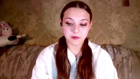 Yuni online show from February 5, 3:05 pm