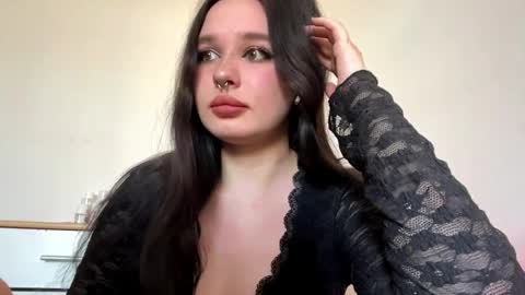 Snapshot of earleneohanley chatting on April 8, 2:17 pm Maya online show from April 8, 2:17 pm