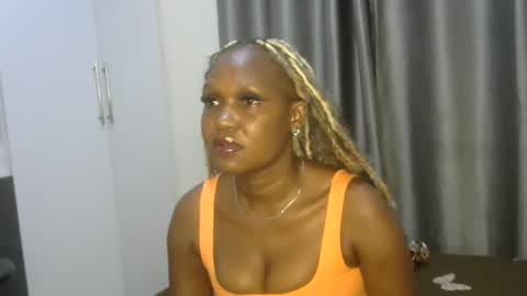 east_queen online show from January 28, 7:10 pm