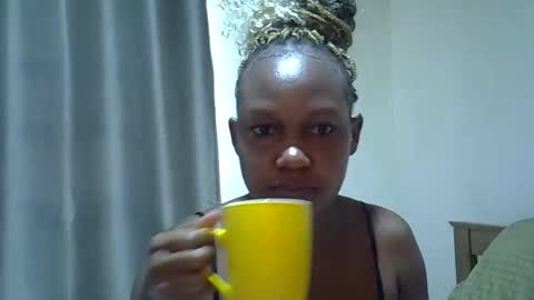 east_queen online show from December 17, 8:31 am