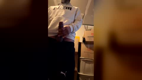 Snapshot of easternjerk chatting on April 4, 10:46 am easternjerk online show from April 4, 10:46 am