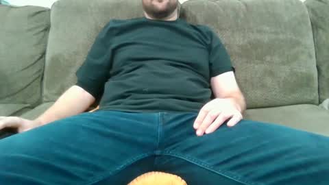 Snapshot of easy555555 chatting on December 9, 8:12 pm easy555555 online show from December 9, 8:12 pm