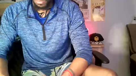 Snapshot of easybreezy20 chatting on October 12, 5:17 am TWITTER INSTAGRAM easybreezy20 ONLINE 1230 AM TO 7AM online show from October 12, 5:17 am