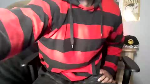 Snapshot of easybreezy20 chatting on November 3, 5:52 am TWITTER INSTAGRAM easybreezy20 ONLINE 1230 AM TO 7AM online show from November 3, 5:52 am