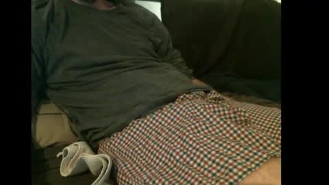 Snapshot of easysleaze chatting on December 3, 2:03 am Easy online show from December 3, 2:03 am