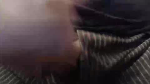 Snapshot of eat_a_peach2 chatting on October 28, 1:20 am eat_a_peach2 online show from October 28, 1:20 am