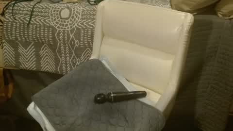 Snapshot of eatme_six9 chatting on December 23, 8:11 am Six online show from December 23, 8:11 am