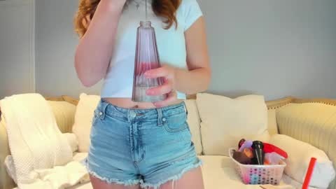 Snapshot of eatmygingersnapps chatting on October 7, 2:47 pm Allison online show from October 7, 2:47 pm