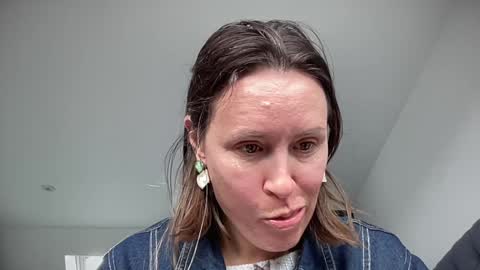 Snapshot of eatmypie69 chatting on November 3, 9:43 am Nadia Ferreira  online show from November 3, 9:43 am