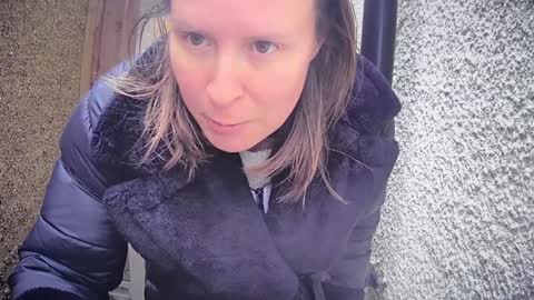 Nadia Ferreira  online show from February 10, 11:58 am