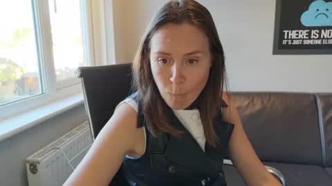 Nadia Ferreira  online show from June 13, 7:01 pm