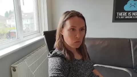 Nadia Ferreira  online show from June 15, 8:38 am