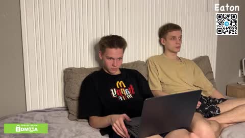 Snapshot of eaton_ chatting on October 18, 6:41 pm eaton_ online show from October 18, 6:41 pm