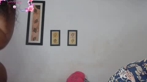 Laraand Drake online show from December 3, 4:47 am