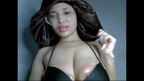 Snapshot of ebony_badgurl chatting on May 27, 6:38 pm Ebony badgurl online show from May 27, 6:38 pm