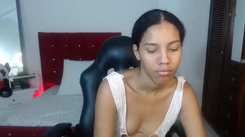 ebony_foxxx online show from March 22, 4:16 am