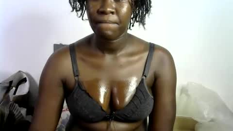 ebony_lynne online show from March 26, 11:21 pm