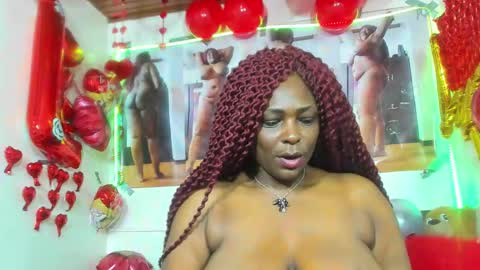 Snapshot of ebony_mine47 chatting on February 20, 6:39 am Ebony Mine online show from February 20, 6:39 am