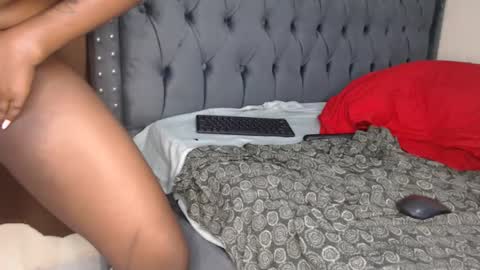 Snapshot of ebony_sappire chatting on October 28, 2:59 am Sappire Gold online show from October 28, 2:59 am