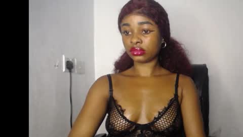 Snapshot of ebony_slimgirl0 chatting on June 7, 5:16 pm Lilly online show from June 7, 5:16 pm