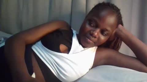 Snapshot of ebony_tasha chatting on November 23, 8:19 pm tasha online show from November 23, 8:19 pm