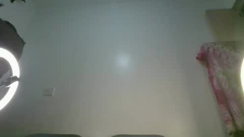 Loreina online show from February 2, 6:50 pm