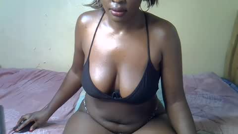 Snapshot of ebonyfatale chatting on June 12, 9:57 pm ebonyfatale online show from June 12, 9:57 pm