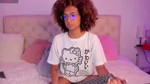 Queen Ebony online show from December 10, 9:00 pm