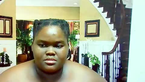 ebonyhotbuns4u2luv online show from February 6, 7:13 am