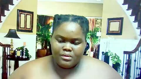 ebonyhotbuns4u2luv online show from February 9, 6:43 am