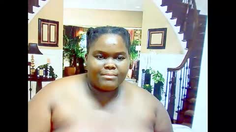 ebonyhotbuns4u2luv online show from February 12, 12:58 am