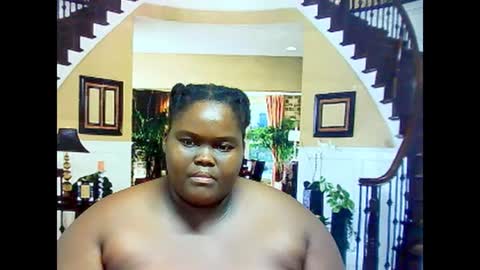 ebonyhotbuns4u2luv online show from February 12, 7:02 pm