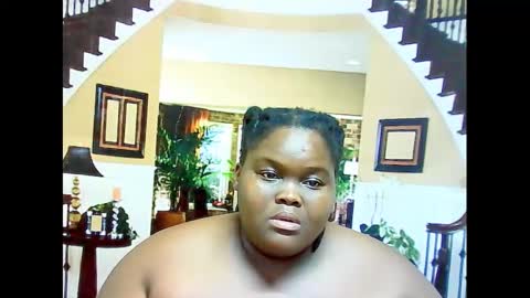 ebonyhotbuns4u2luv online show from February 19, 6:11 am