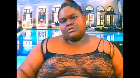 Snapshot of ebonyhotbuns4u2luv chatting on April 1, 11:00 am ebonyhotbuns4u2luv online show from April 1, 11:00 am