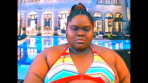 Snapshot of ebonyhotbuns4u2luv chatting on April 2, 5:16 am ebonyhotbuns4u2luv online show from April 2, 5:16 am