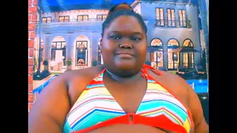Snapshot of ebonyhotbuns4u2luv chatting on April 11, 7:45 am ebonyhotbuns4u2luv online show from April 11, 7:45 am