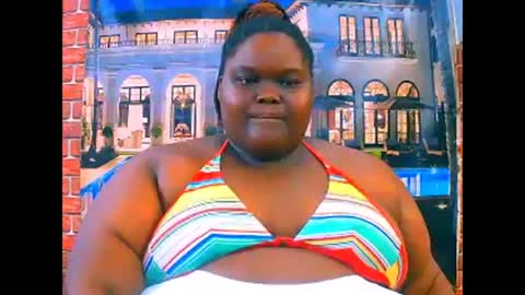 Snapshot of ebonyhotbuns4u2luv chatting on April 13, 5:24 am ebonyhotbuns4u2luv online show from April 13, 5:24 am