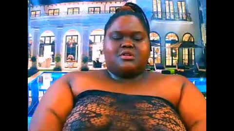 Snapshot of ebonyhotbuns4u2luv chatting on April 14, 6:58 pm ebonyhotbuns4u2luv online show from April 14, 6:58 pm