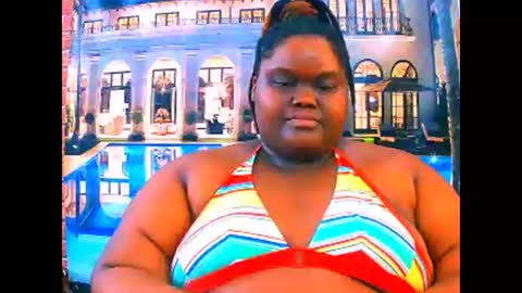 Snapshot of ebonyhotbuns4u2luv chatting on April 17, 9:45 am ebonyhotbuns4u2luv online show from April 17, 9:45 am